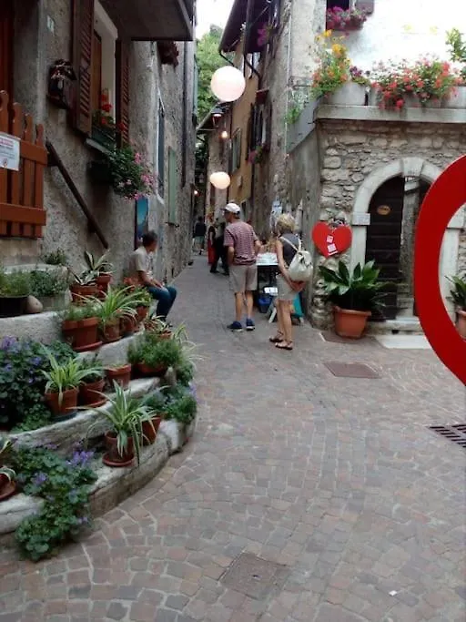 Apartment Appartamento Fontane Due Bagni Tremosine Italy
