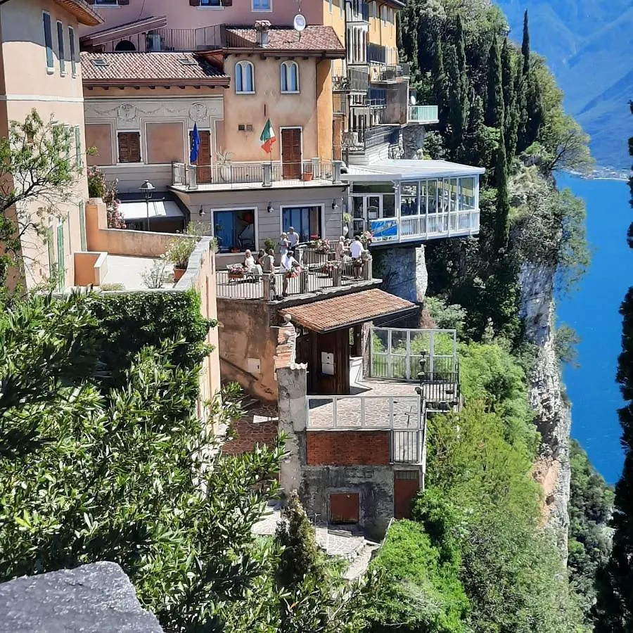 Apartment Appartamento Fontane Due Bagni Tremosine Italy